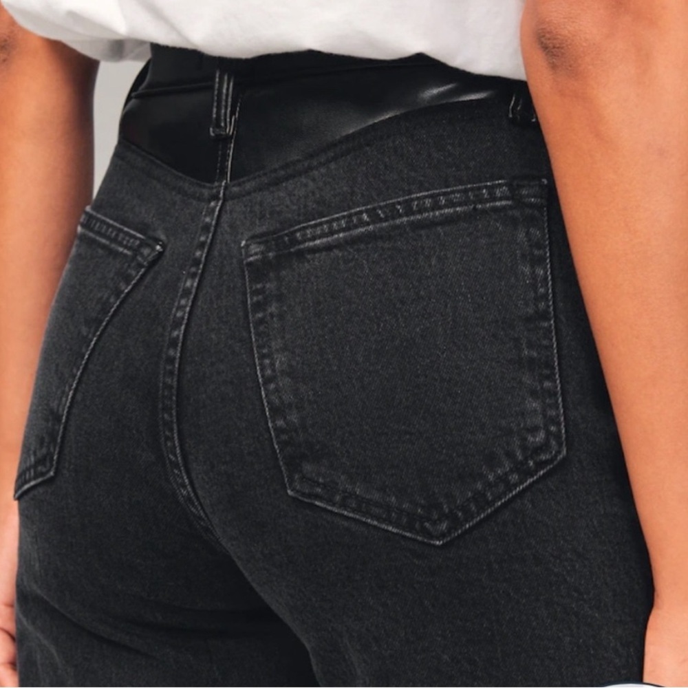 Abercrombie & Fitch Black 90s Relaxed High Rise Straight Leg Mixed Jean 30/10R - Picture 4 of 13